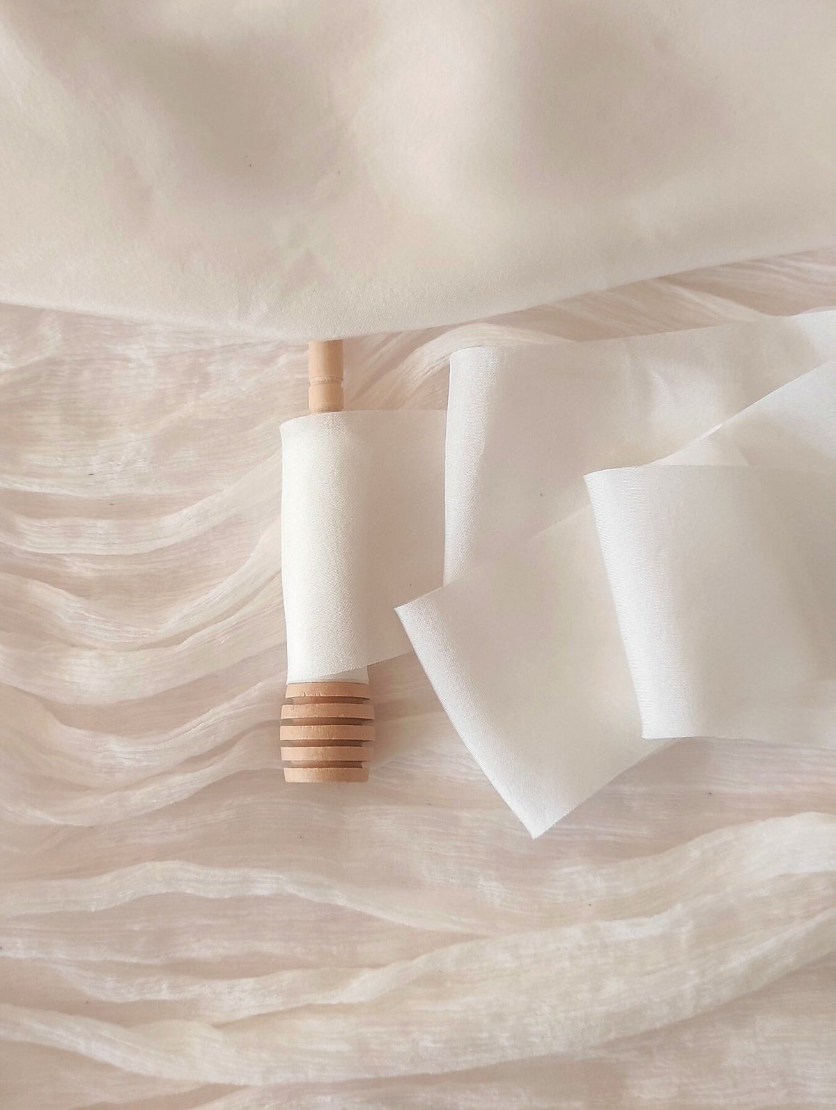 White mulberry silk ribbon, Raw edge wide organic ribbon for bridesmaid, Boho natural ribbon wedding bouquet