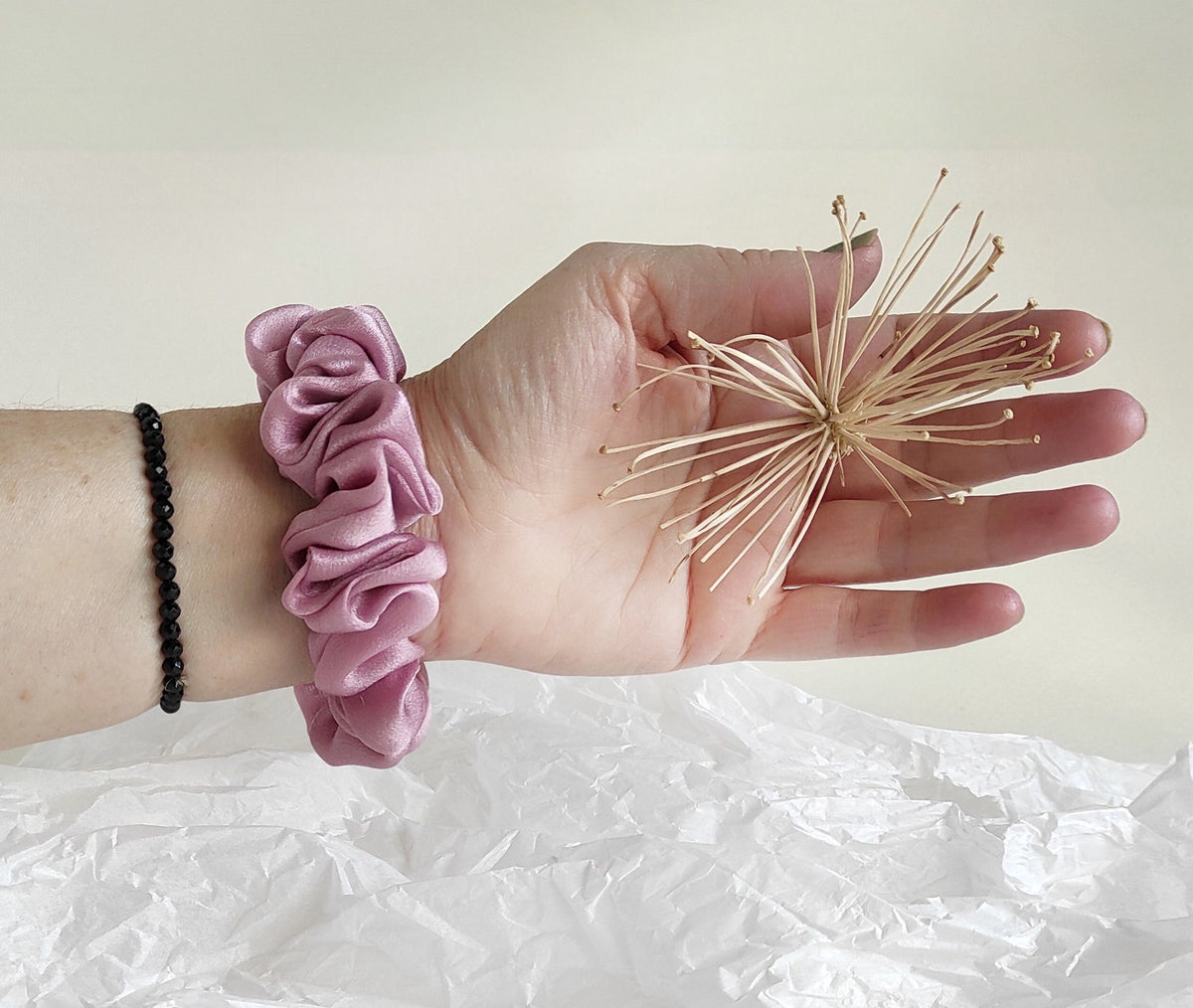 Hand Dyed Mulberry Silk Scrunchie, Light Mauve Botanical Hair Tie, Ecological hair elastic for curly hair