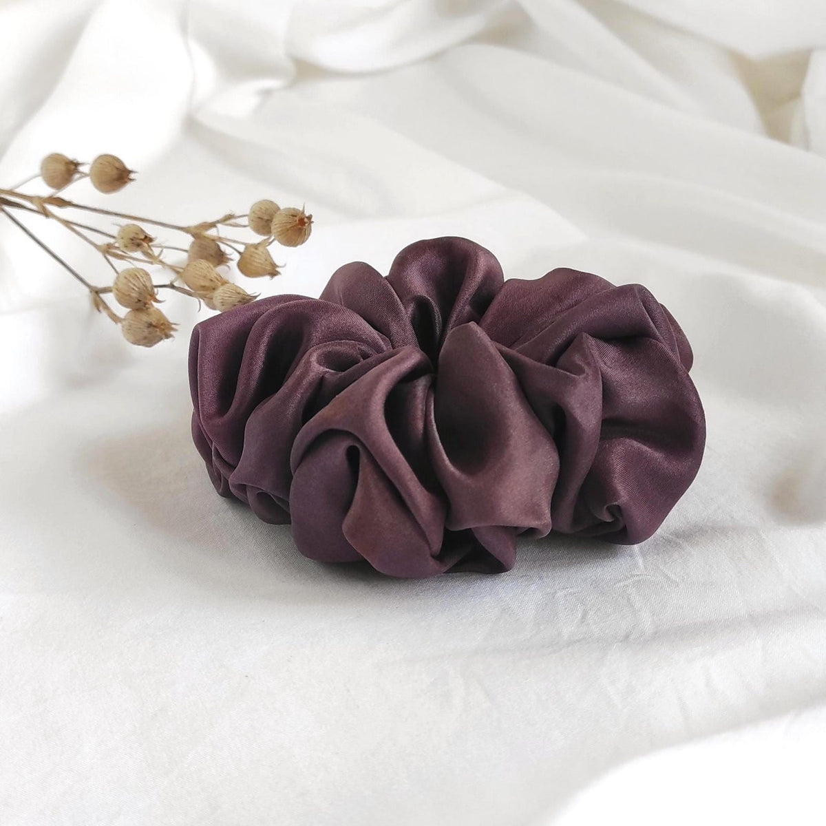 Eco print natural silk scrunchie, Plant dyed silk hair tie purple, Organic hair elastics for her, Natural casual scrunchy for mom