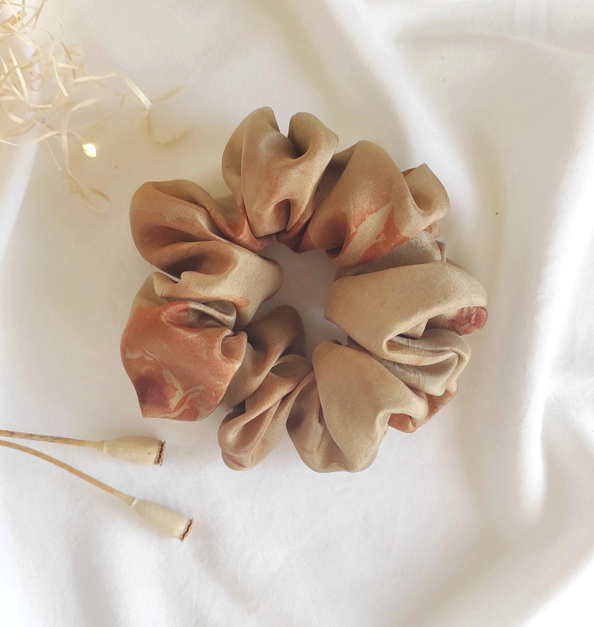 Organic silk scrunchie in tone neutral brown, Eco-print natural scrunchy plant and leavel, Bundle dyed organic hair tie gift for her