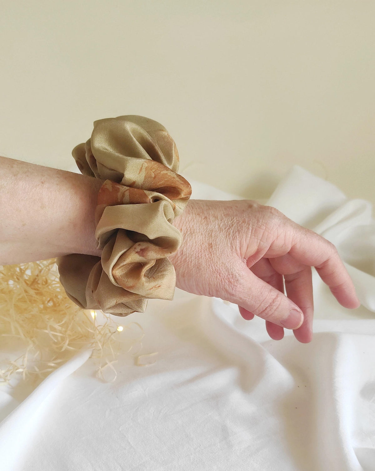Organic silk scrunchie in tone neutral brown, Eco-print natural scrunchy plant and leavel, Bundle dyed organic hair tie gift for her