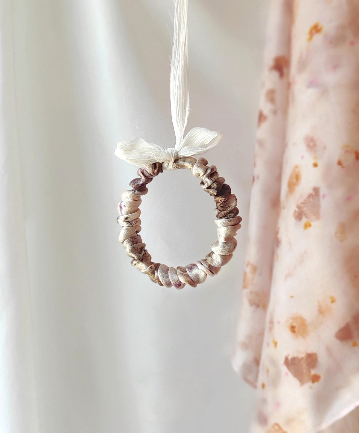 100% organic silk scrunchie, Natural dyed scrunchie for summer, Botanical dyed hair tie for curly hair, Sustainable silver gray scrunchy