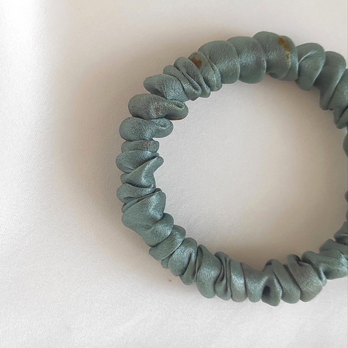 Botanical dyed silk scrunchie, Sage green hair tie, Ecofriendly hair elastic for winter gift