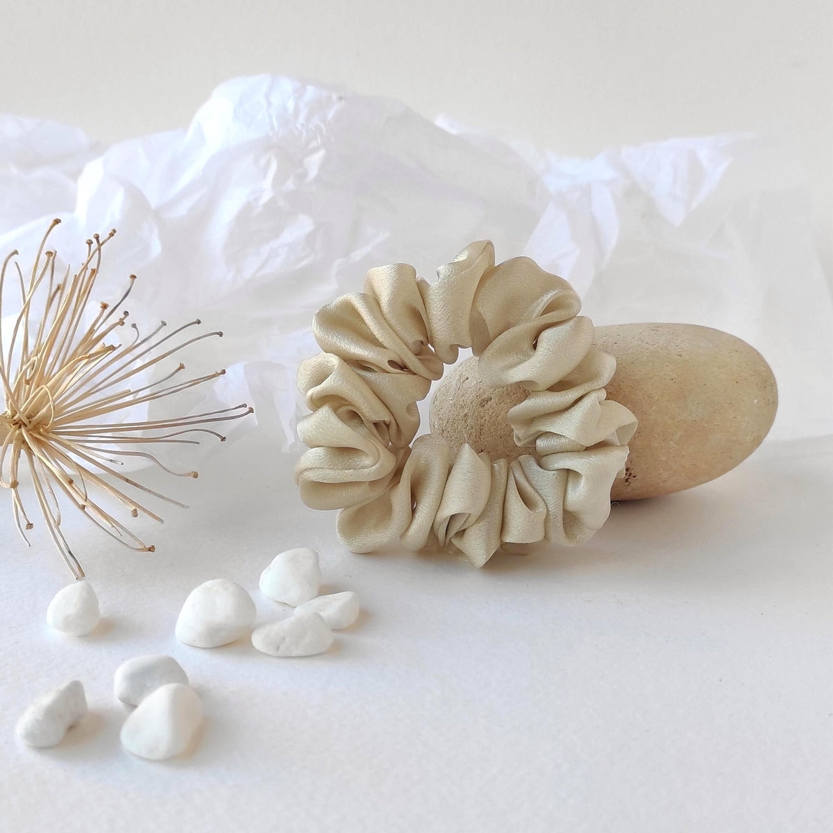 Plant dyed silk scrunchie, Light brown color hair tie, Natural botanical dyes scruchy, Sustainable hair accessory