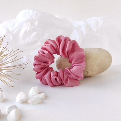 Botanically dyed silk scrunchie, Medium pink organic hair tie, Ecofriendly natural elastic for curly hair
