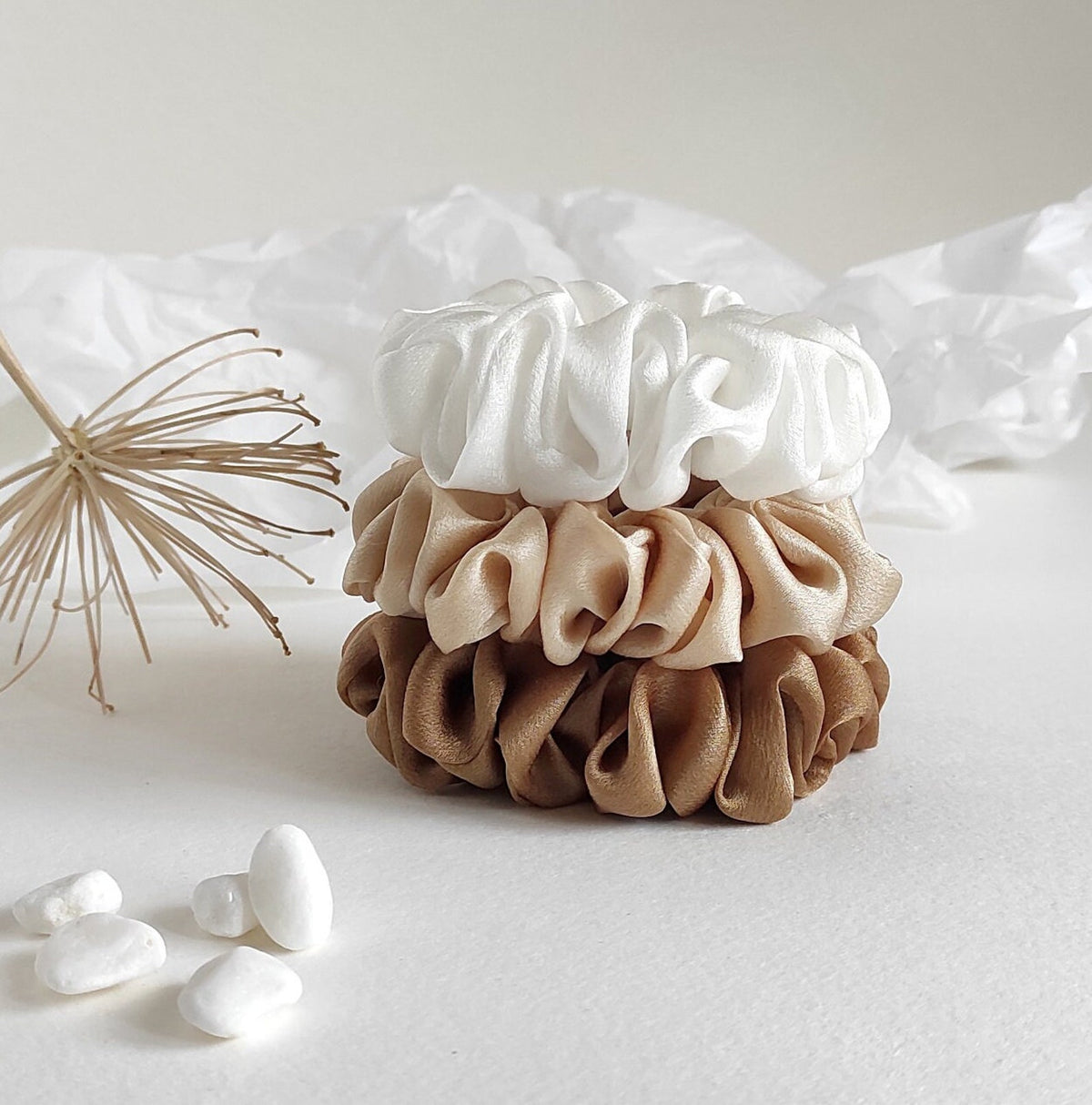 Nude color silk scrunchy naturally dyed, Mulberry silk hair tie scrunchie soft for bridesmaid, Hand dyed natural hair tie for summer