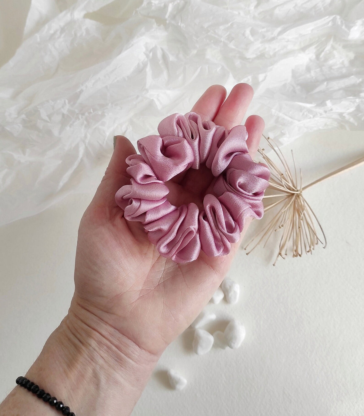Hand Dyed Mulberry Silk Scrunchie, Light Mauve Botanical Hair Tie, Ecological hair elastic for curly hair