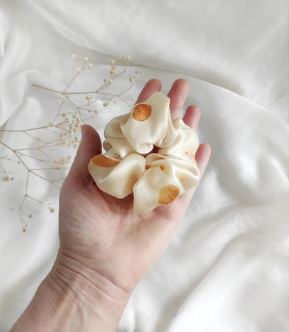 Silk hair tie dyed with plant dyes, Eco-friendly ivory tone scrunchie, Organic eco print hair elastic for little girls