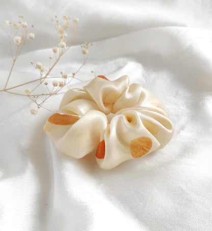 Silk hair tie dyed with plant dyes, Eco-friendly ivory tone scrunchie, Organic eco print hair elastic for little girls