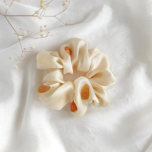 Silk hair tie dyed with plant dyes, Eco-friendly ivory tone scrunchie, Organic eco print hair elastic for little girls