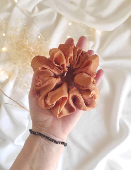 Rust color organic scrunchie, Botanical dyed mulberry silk hair tie curly hair, Natural eco-print scrunchy for coworker