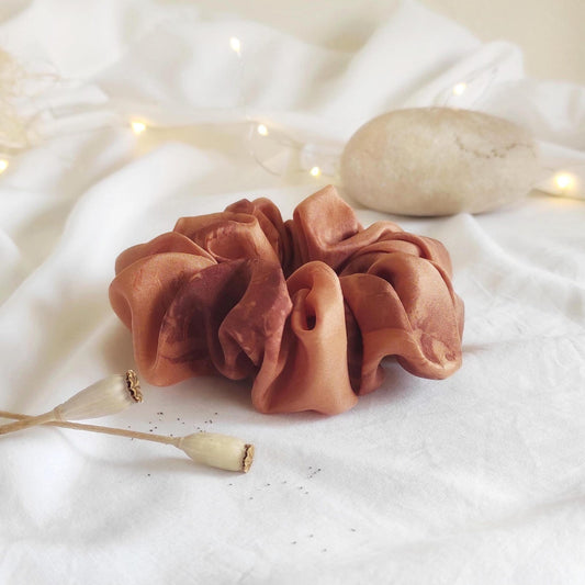 Rust color organic scrunchie, Botanical dyed mulberry silk hair tie curly hair, Natural eco-print scrunchy for coworker