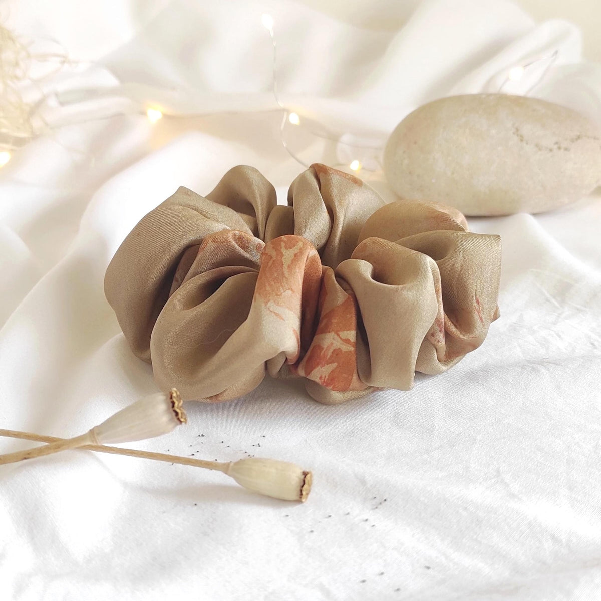 Organic silk scrunchie in tone neutral brown, Eco-print natural scrunchy plant and leavel, Bundle dyed organic hair tie gift for her