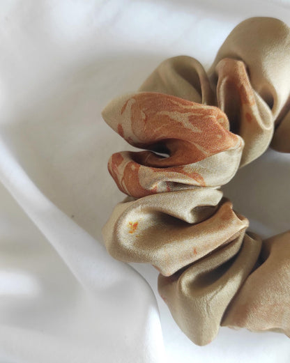 Organic silk scrunchie in tone neutral brown, Eco-print natural scrunchy plant and leavel, Bundle dyed organic hair tie gift for her