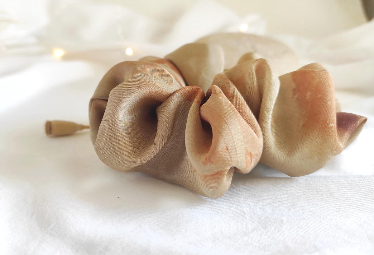 Organic silk scrunchie in tone neutral brown, Eco-print natural scrunchy plant and leavel, Bundle dyed organic hair tie gift for her