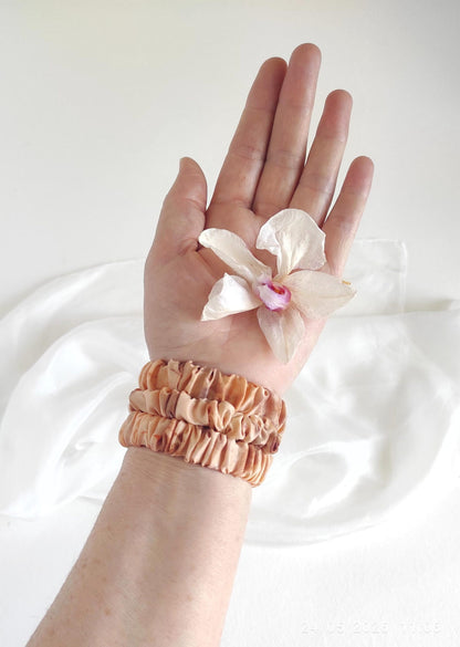 Organic silk headband with leaf natural print, Botanically dyed thin headband light orange color, Ecofriendly stretchy hairband gift for her