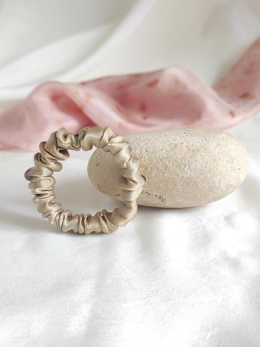 Eco-friendly silk scrunchie, Plant dyed satin silk haitr tie, Organic hair elastic ponytail holder in Chestnut brown