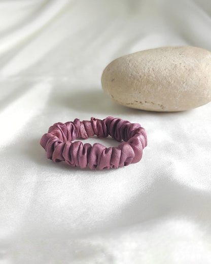 Dyed silk scrunchie in mauve colors, Botanically dyed hair elastic , Thin organic scrunchy , Sustainable elastics for gift