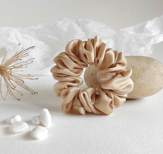 Nude color silk scrunchy naturally dyed, Mulberry silk hair tie scrunchie soft for bridesmaid, Hand dyed natural hair tie for summer